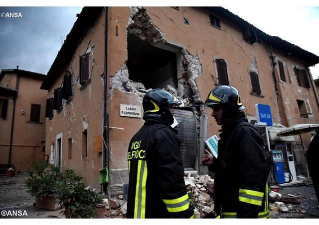 Novos terremotos atingem a Itália; não há vÃtimas Novos terremotos atingem a Itália; não há vÃtimas